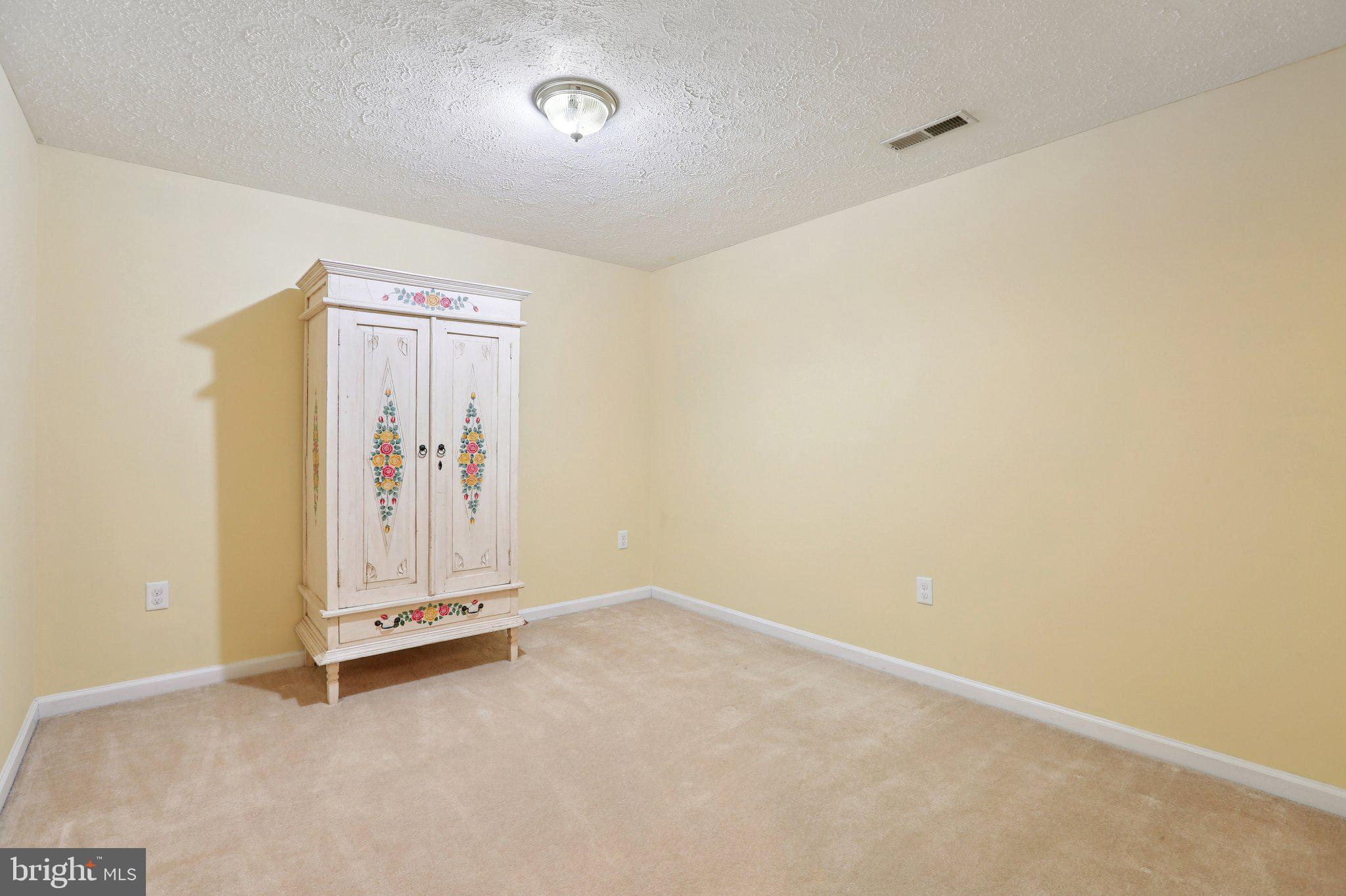 WILLIAMSBURG - Residential