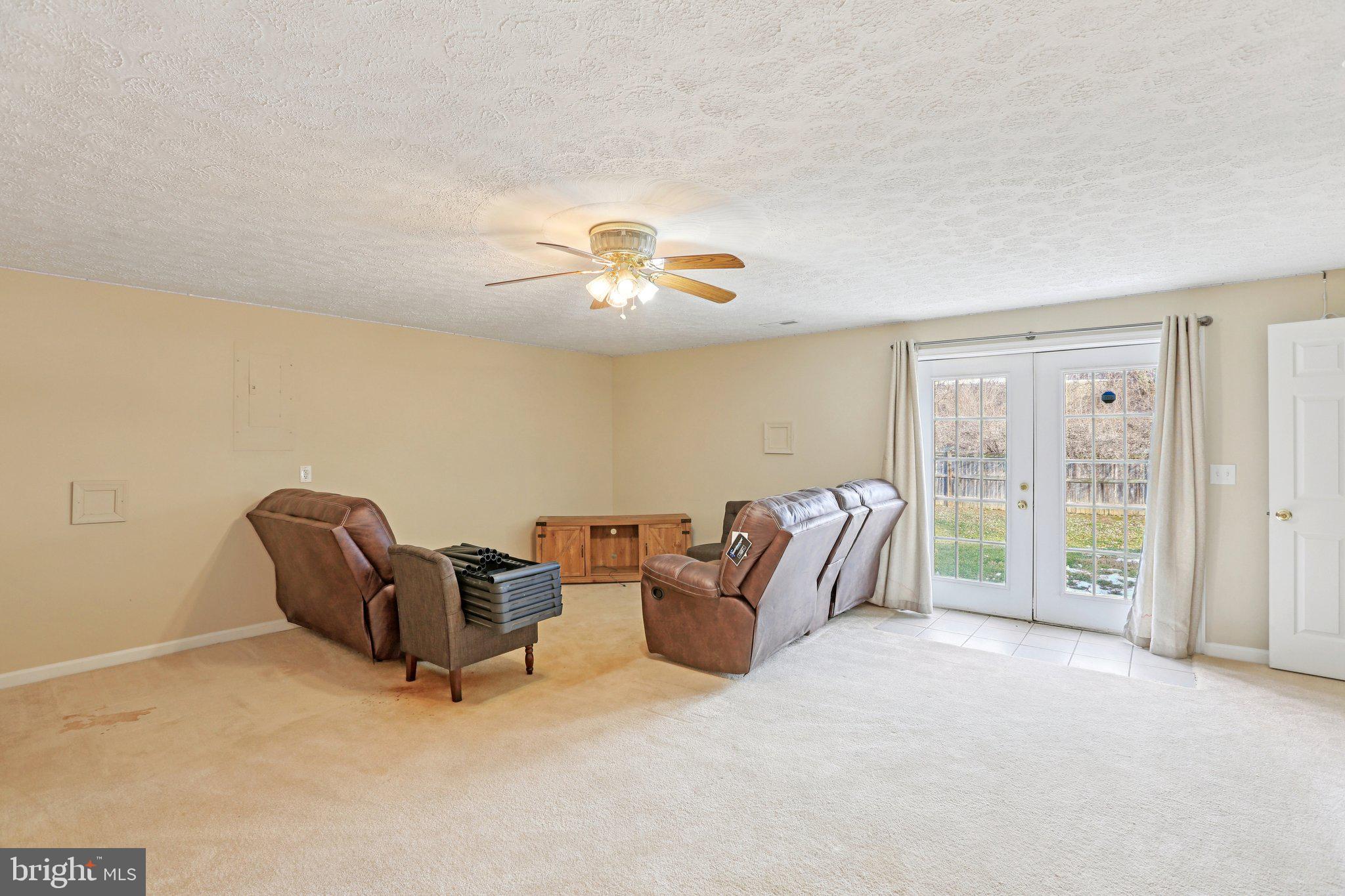 WILLIAMSBURG - Residential