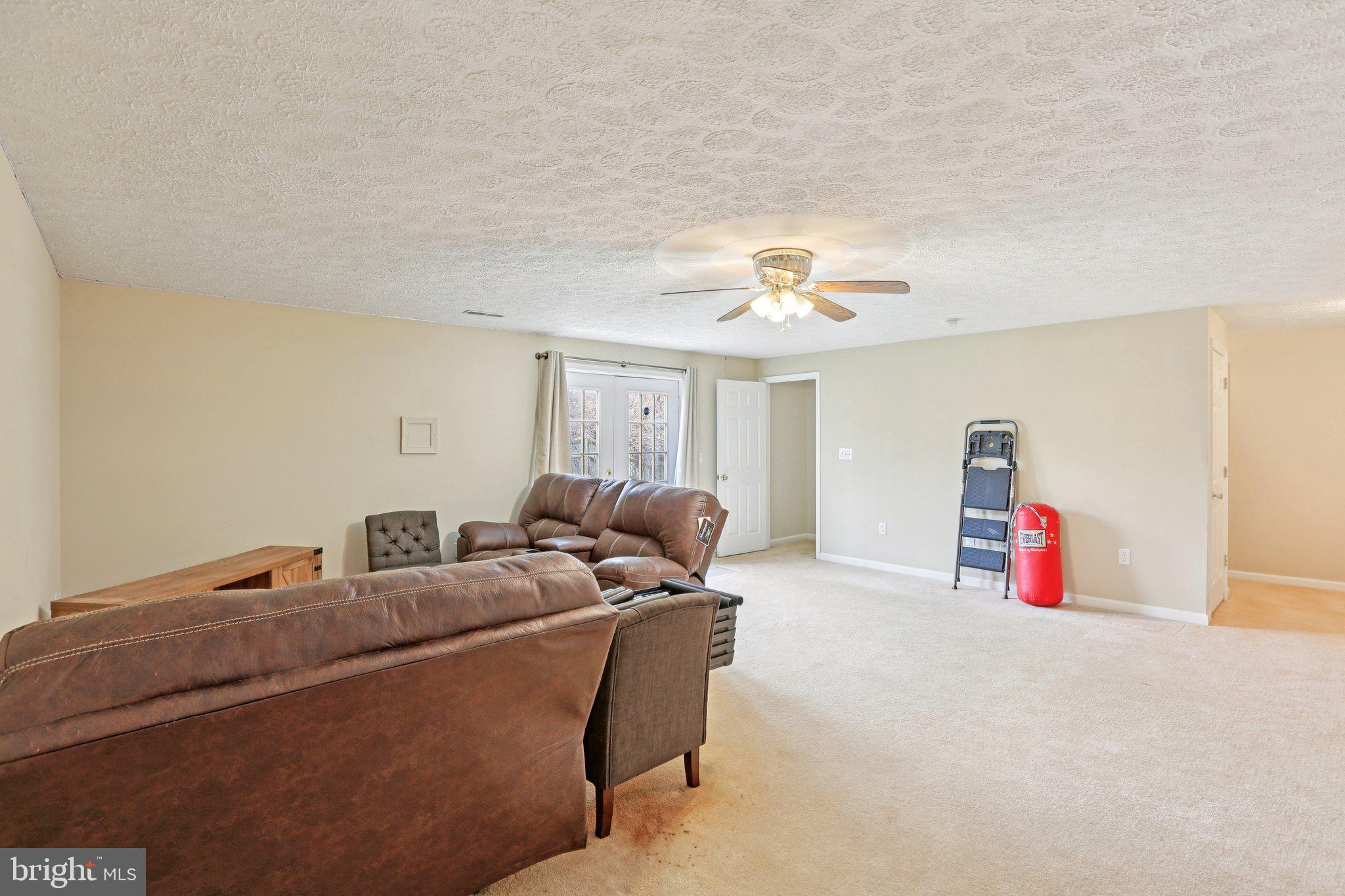 WILLIAMSBURG - Residential