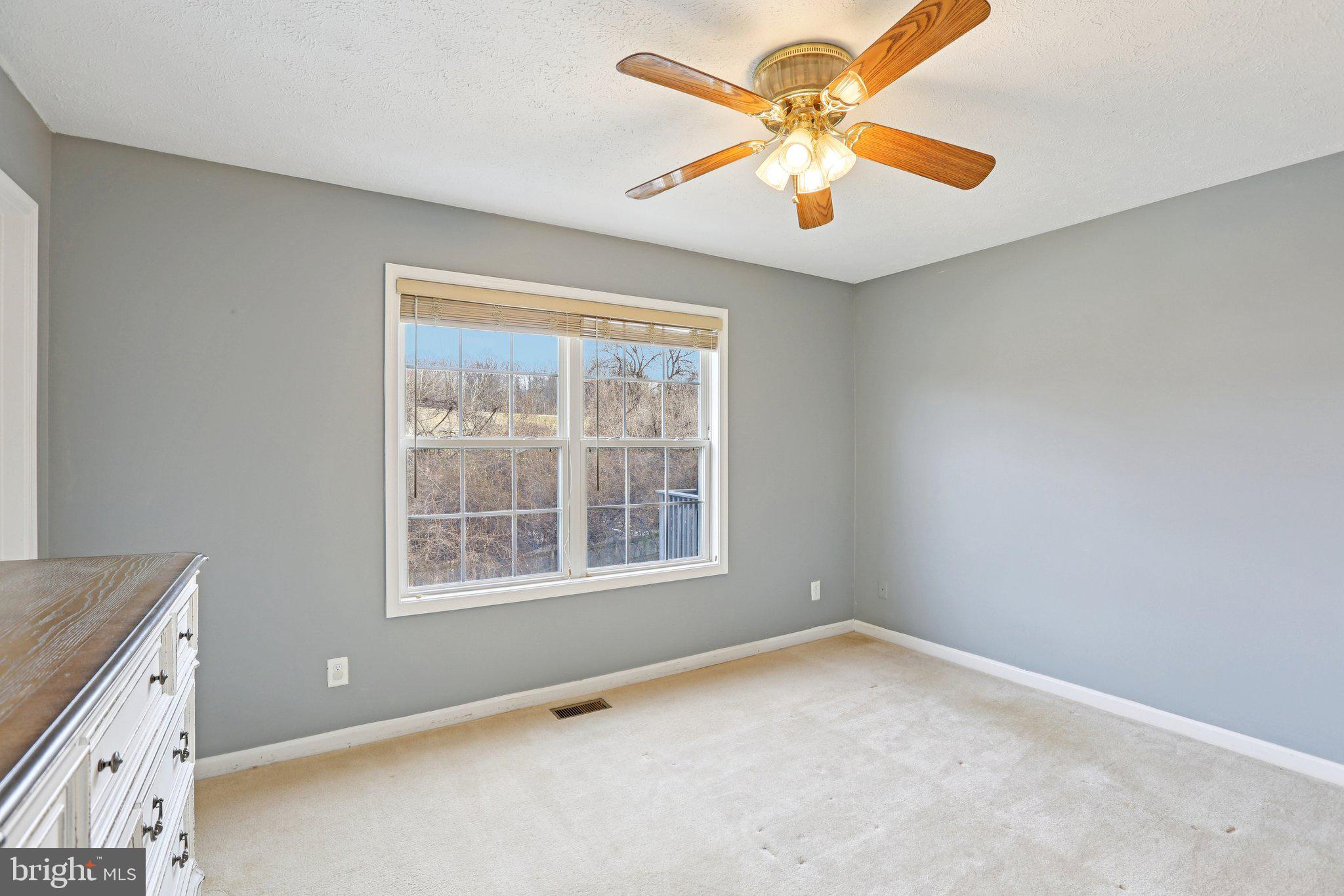 WILLIAMSBURG - Residential