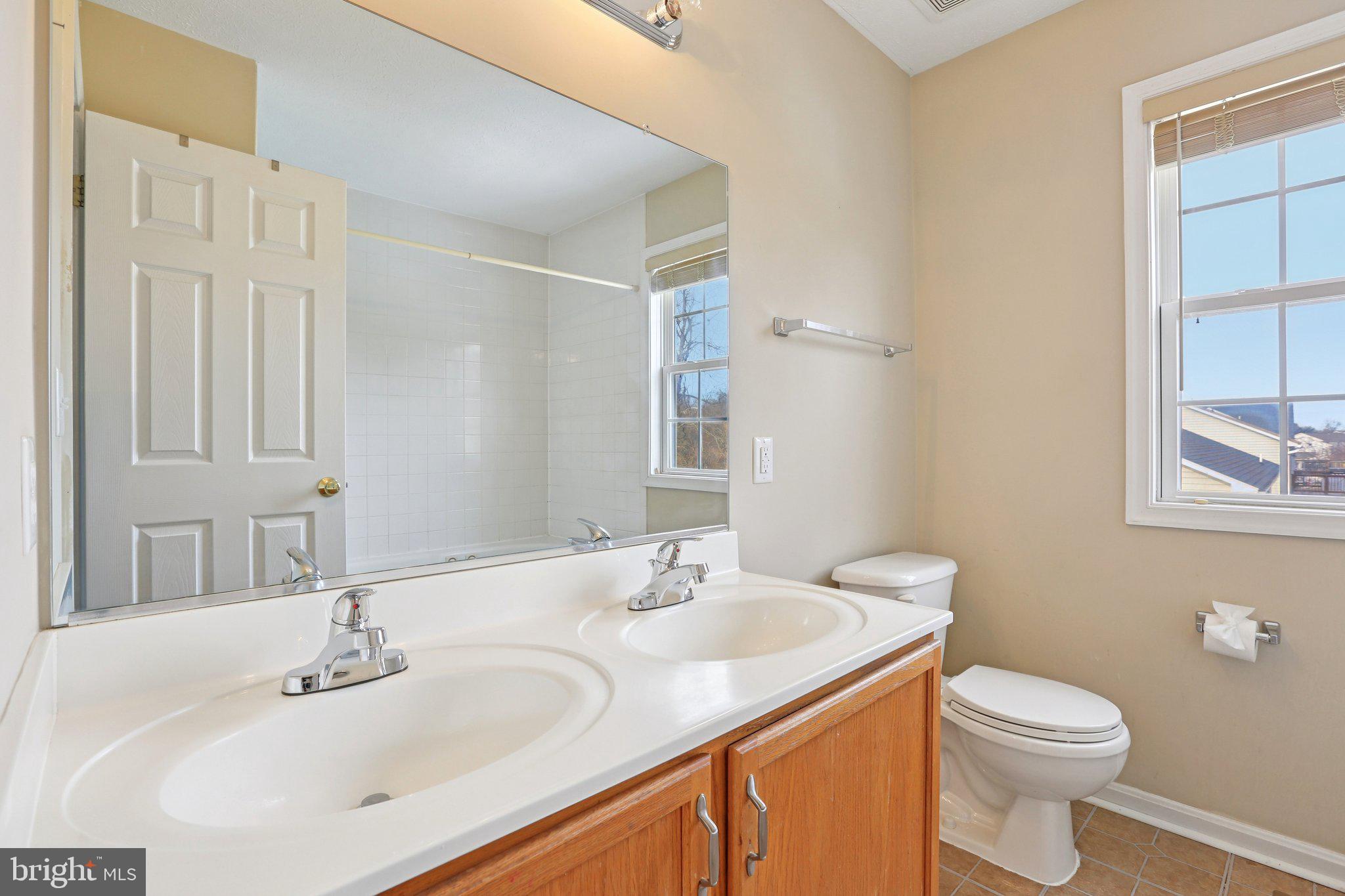 WILLIAMSBURG - Residential