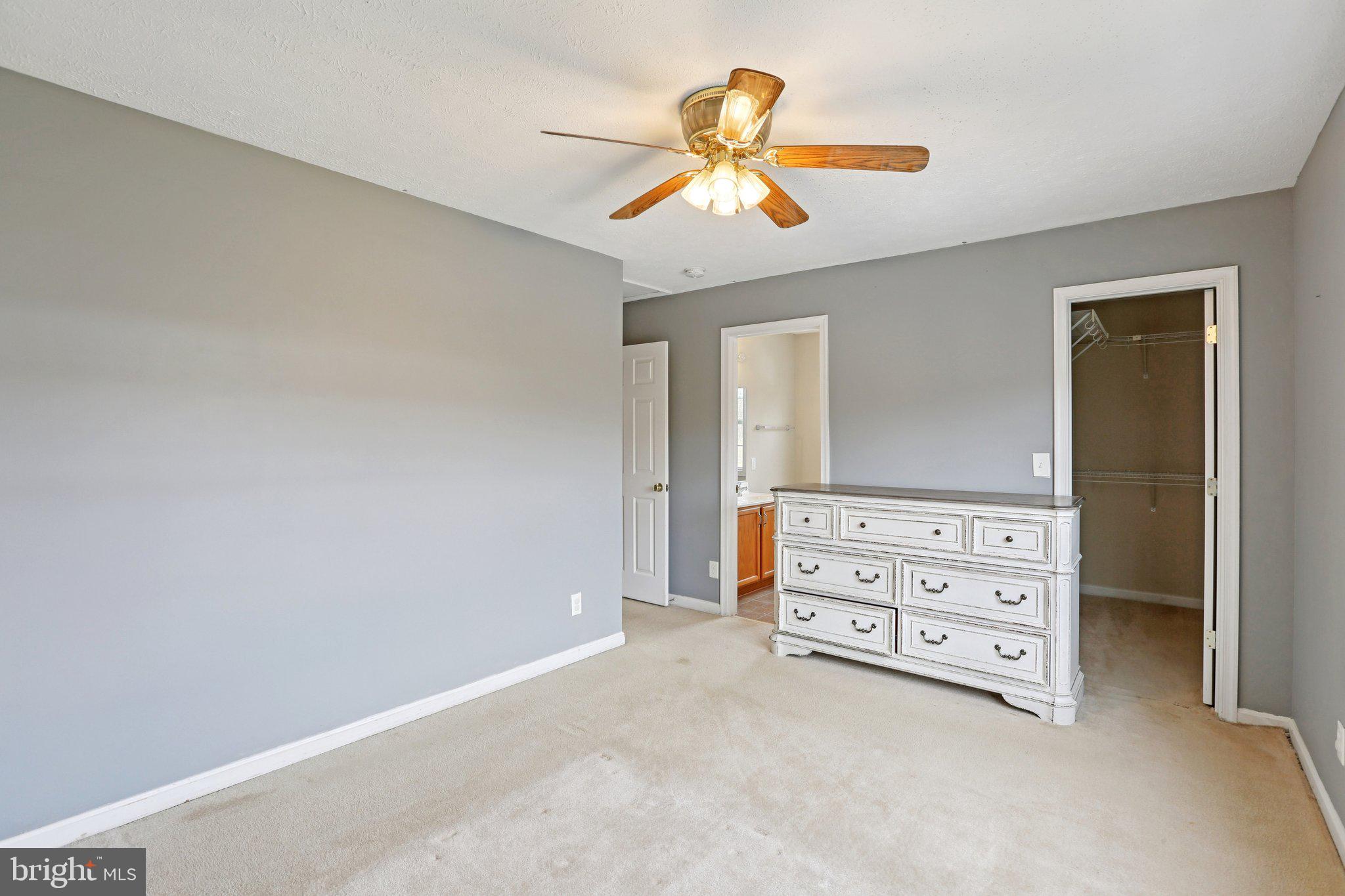 WILLIAMSBURG - Residential