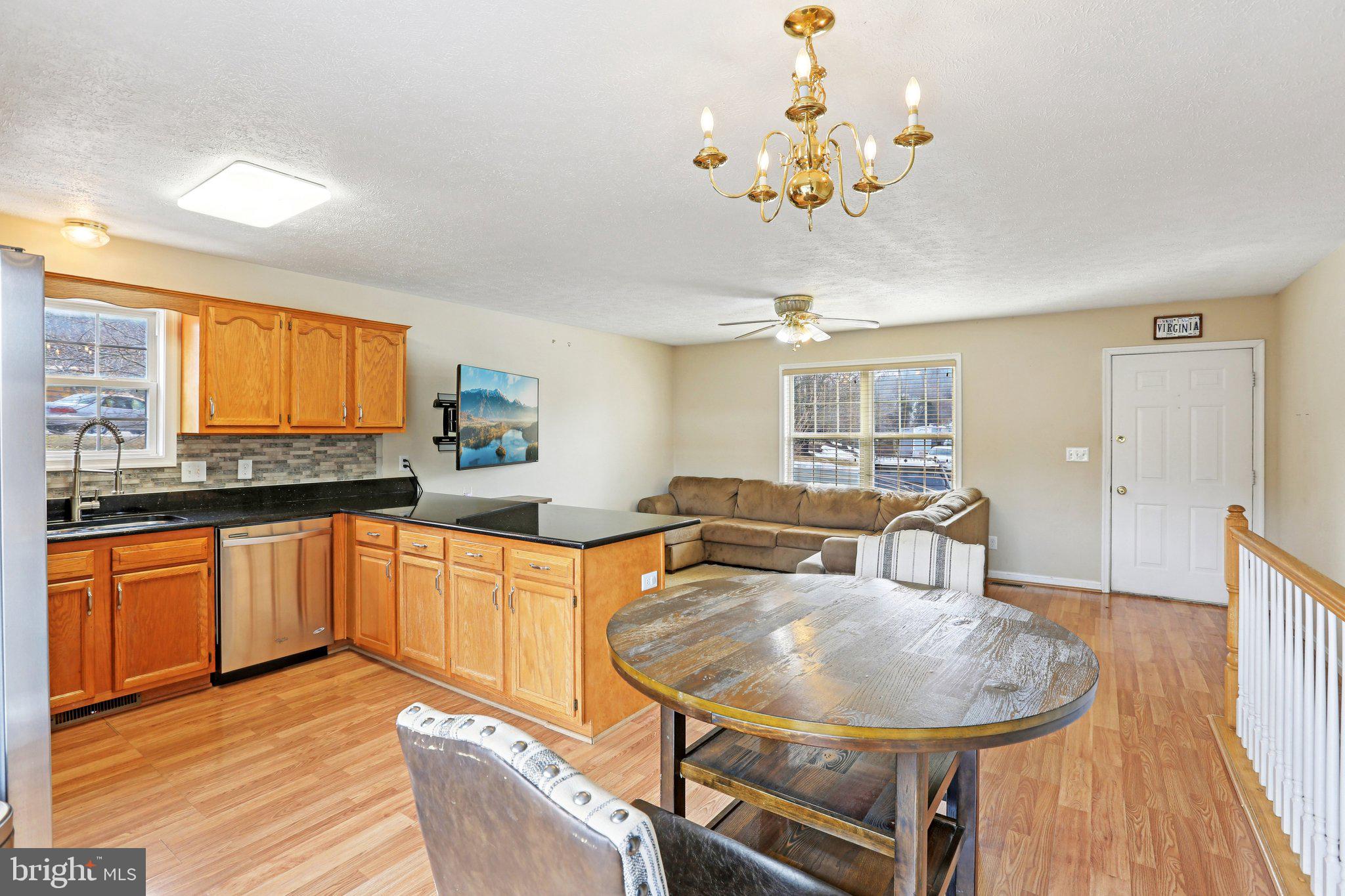 WILLIAMSBURG - Residential