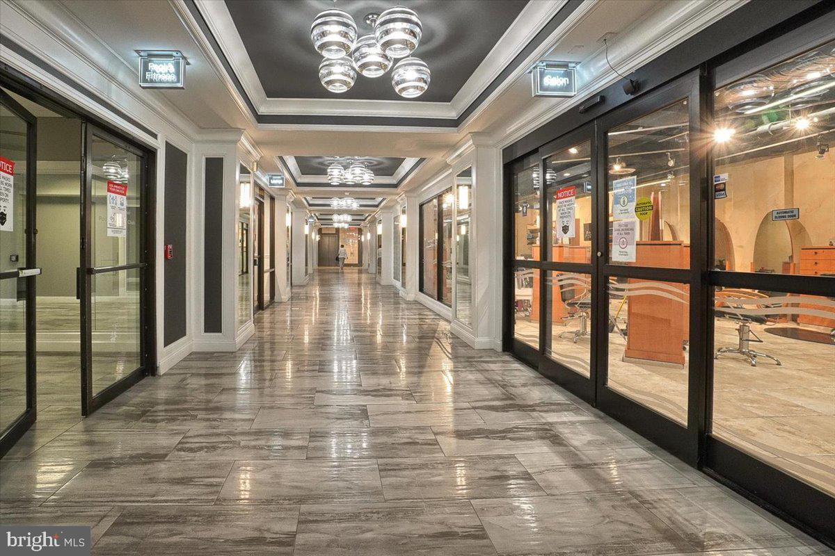 PROMENADE TOWERS - Residential