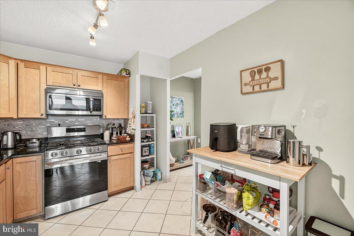 PROMENADE TOWERS - Residential