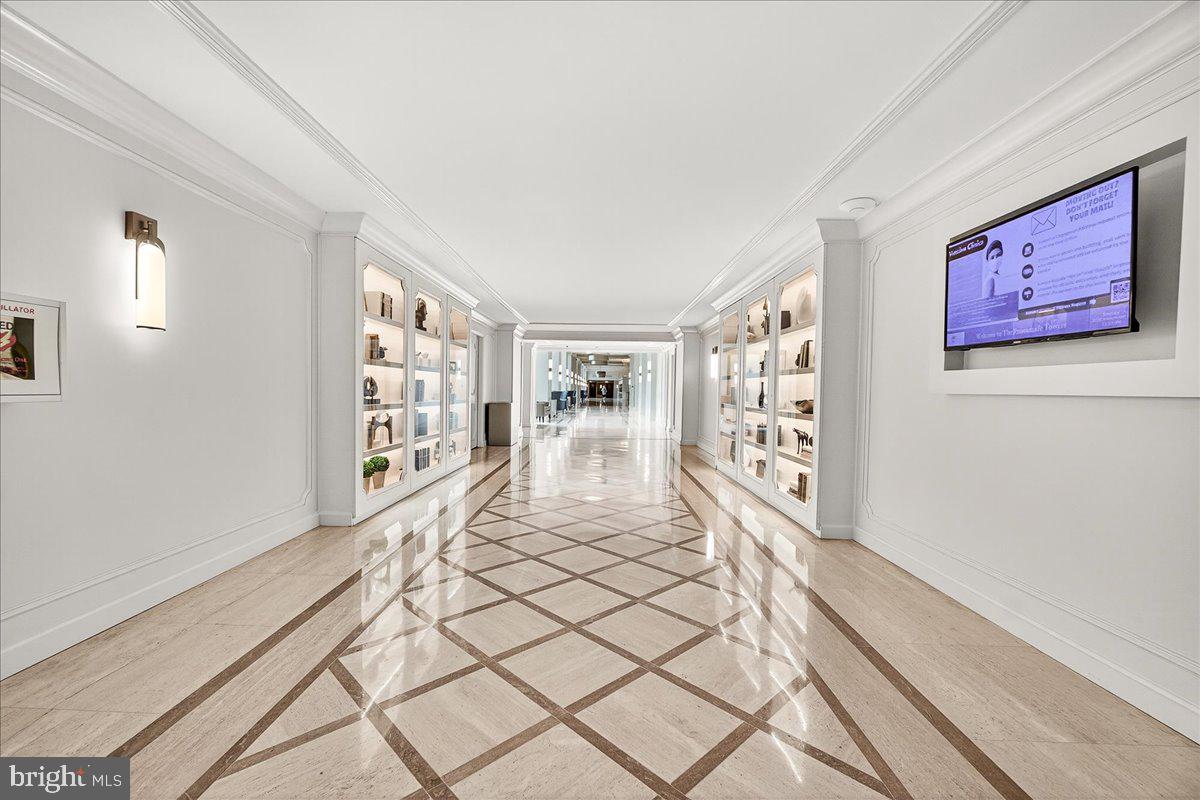 PROMENADE TOWERS - Residential