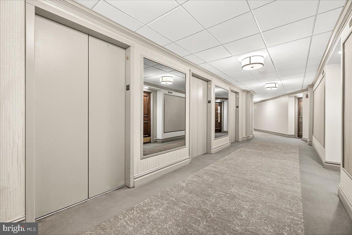 PROMENADE TOWERS - Residential