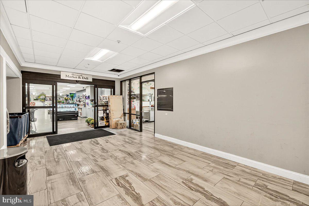 PROMENADE TOWERS - Residential