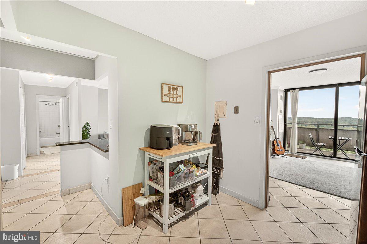 PROMENADE TOWERS - Residential