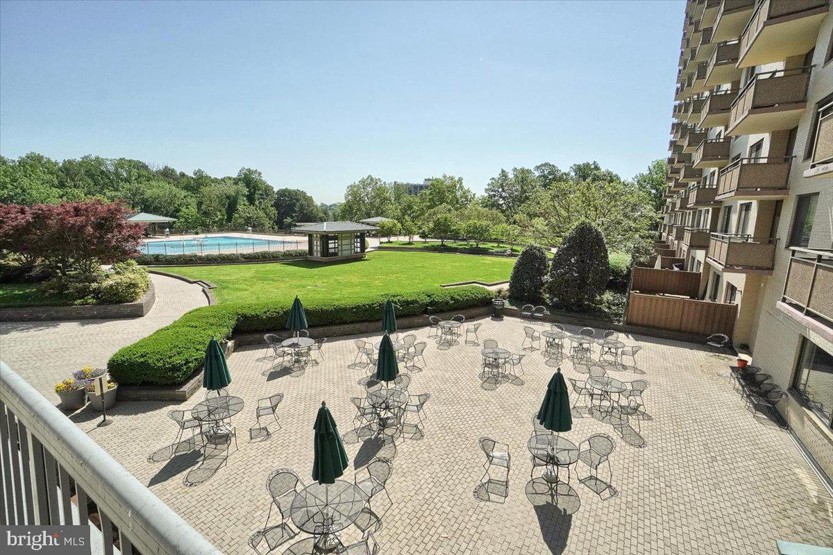 PROMENADE TOWERS - Residential