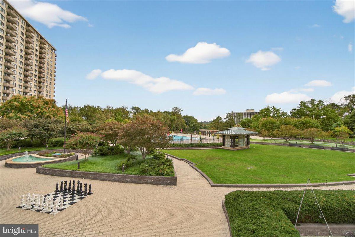 PROMENADE TOWERS - Residential