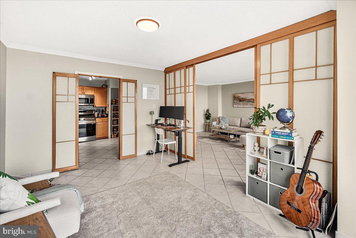 PROMENADE TOWERS - Residential