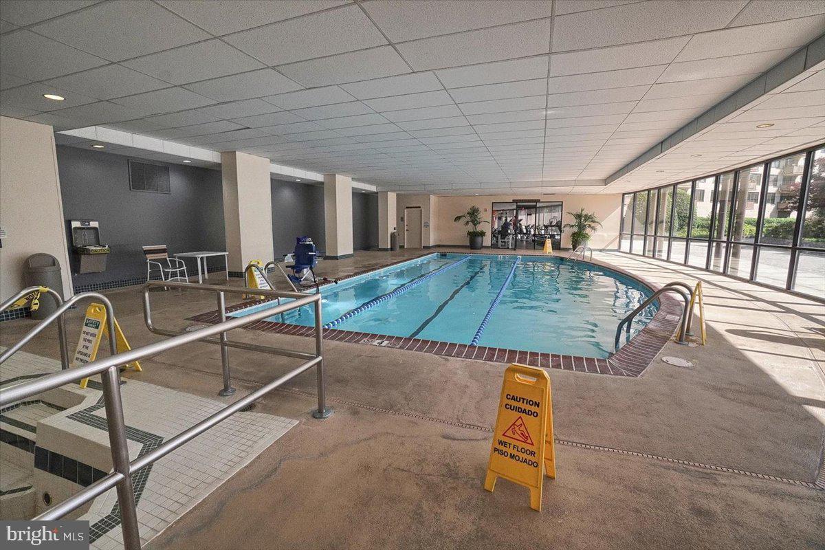 PROMENADE TOWERS - Residential