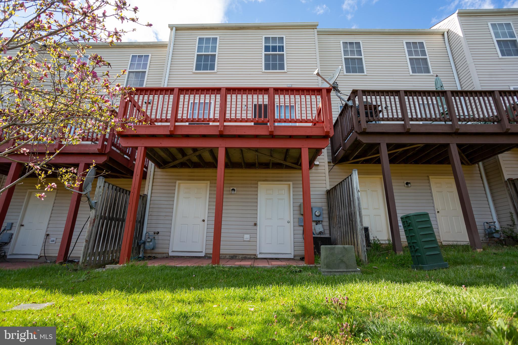 FOUNDERS RIDGE - Residential