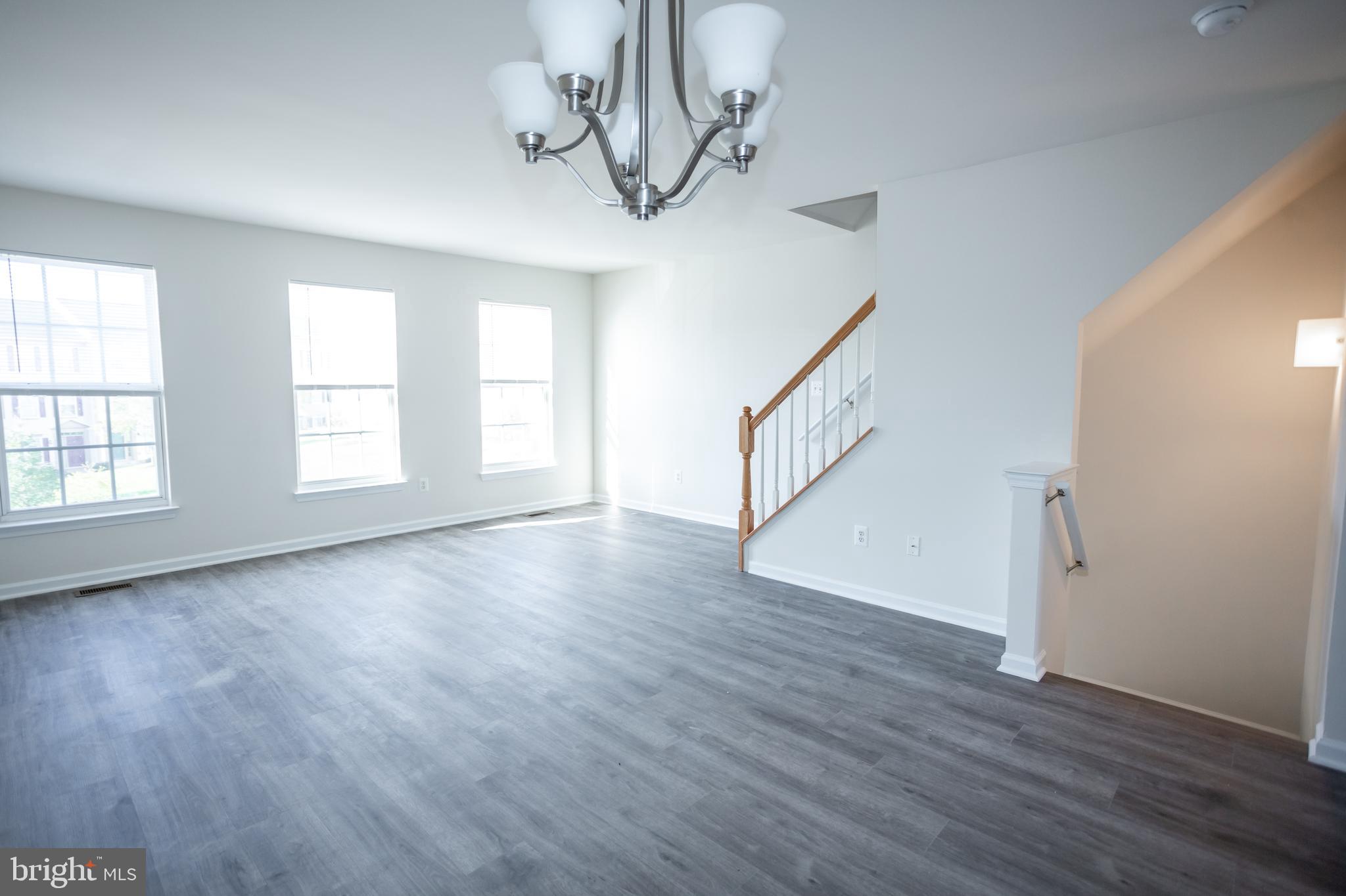 FOUNDERS RIDGE - Residential