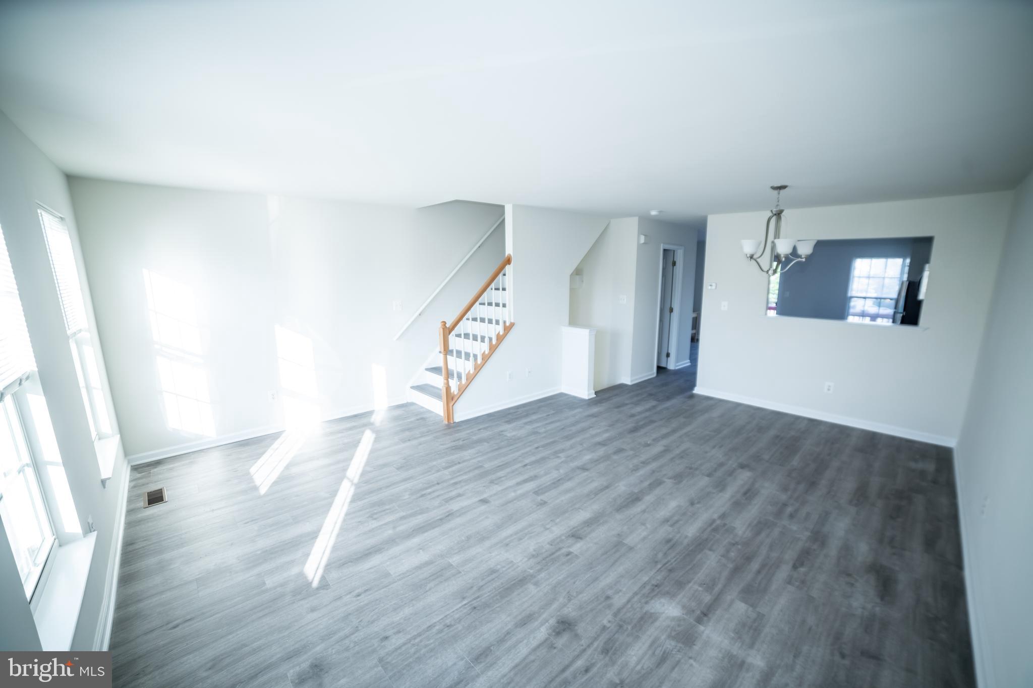 FOUNDERS RIDGE - Residential