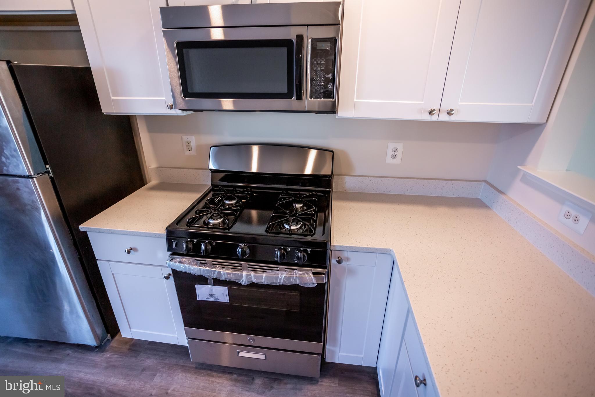 FOUNDERS RIDGE - Residential