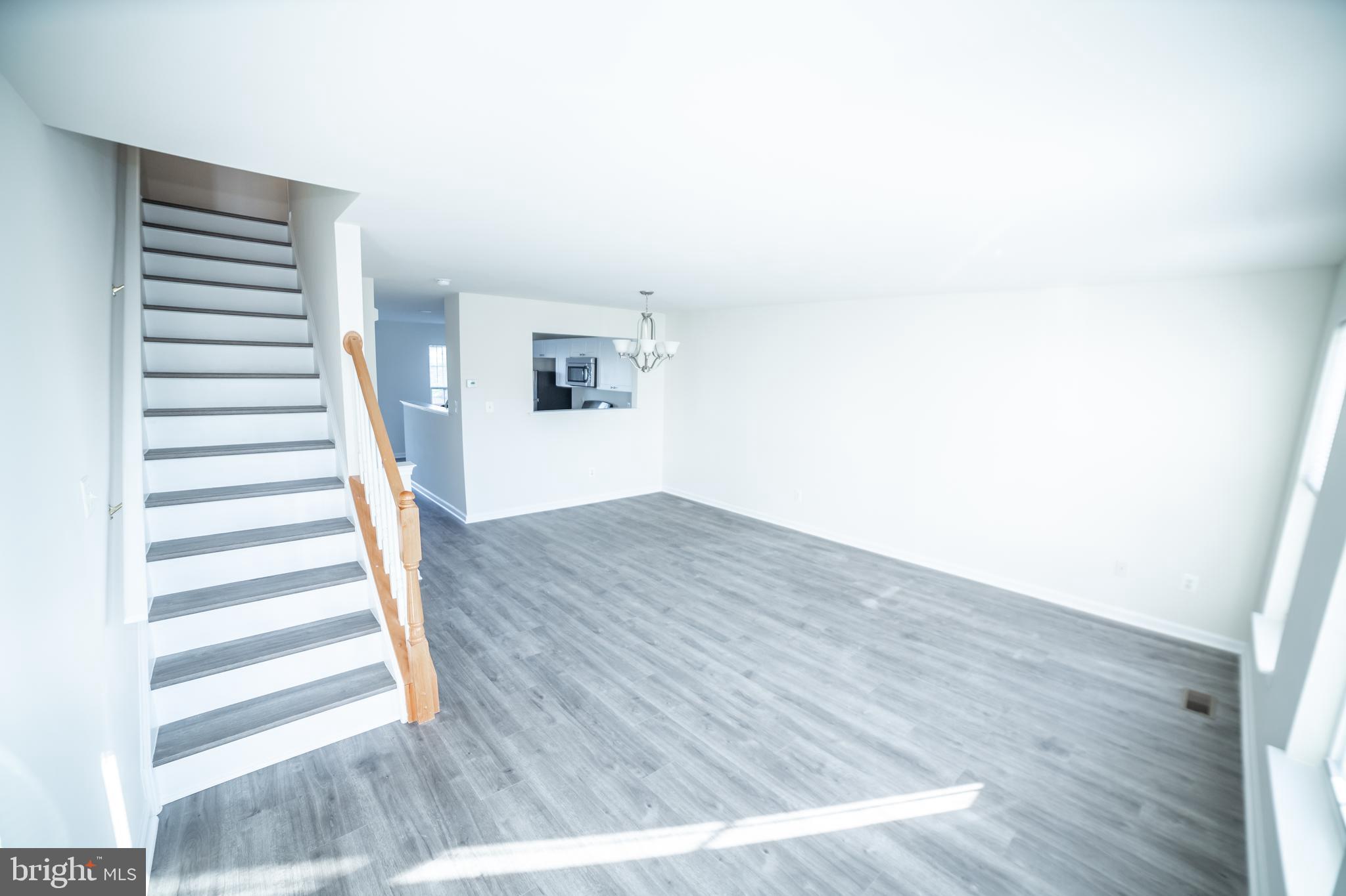 FOUNDERS RIDGE - Residential