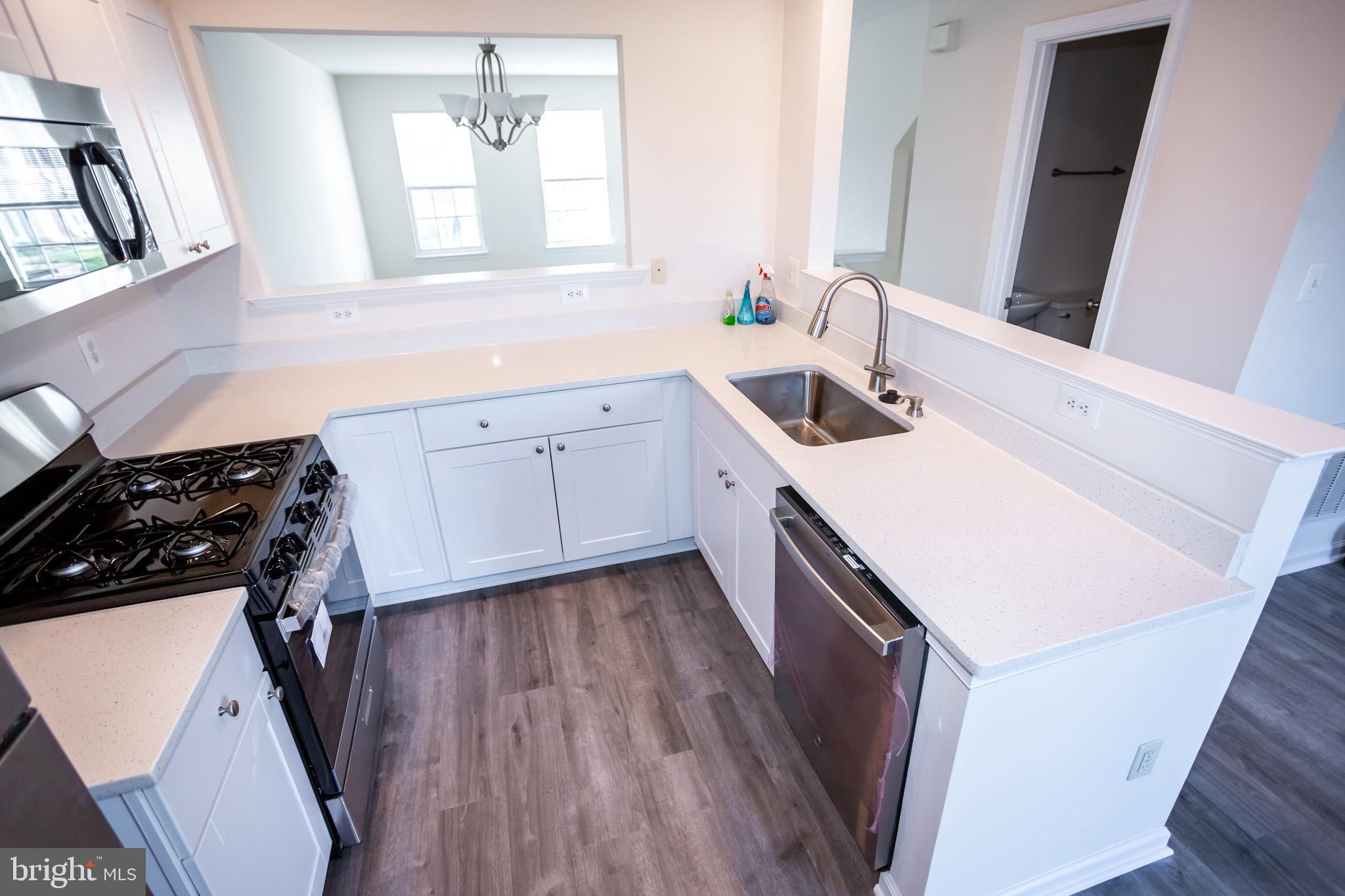 FOUNDERS RIDGE - Residential