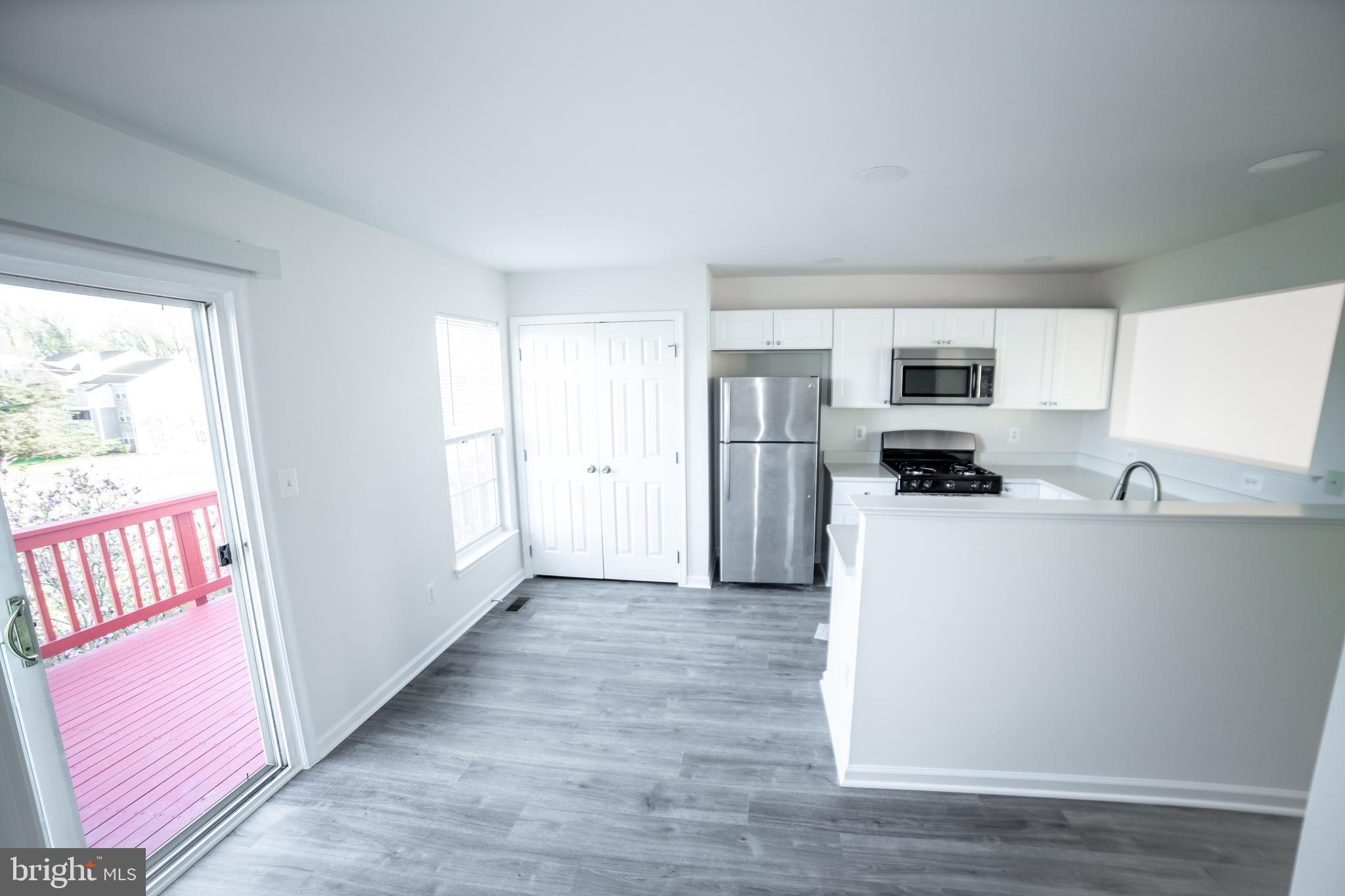 FOUNDERS RIDGE - Residential