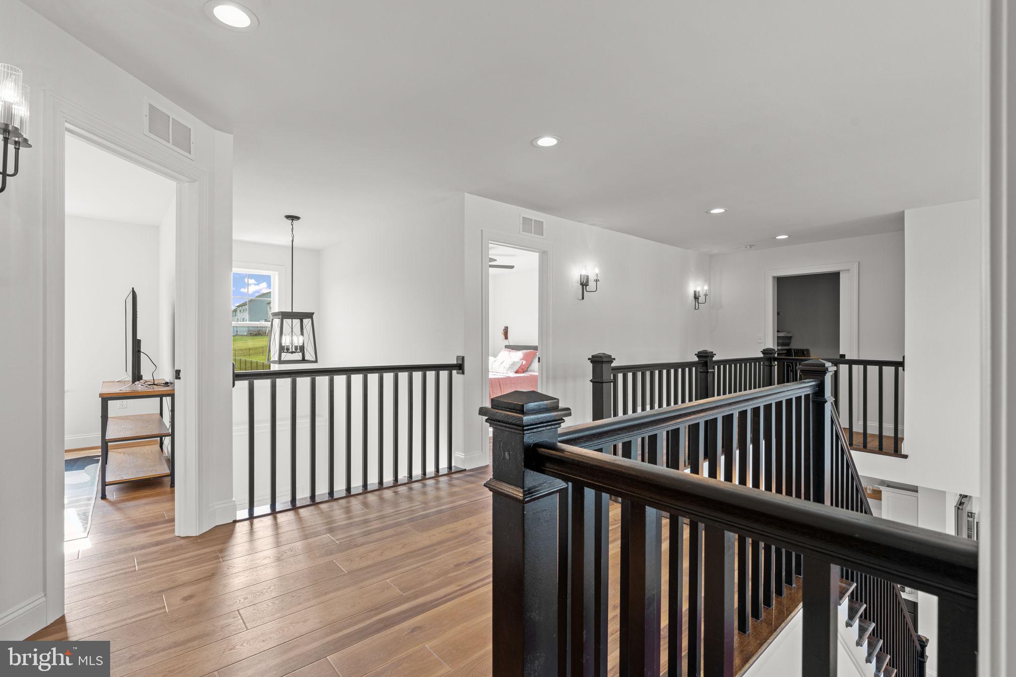 AUTUMN CHASE - Residential