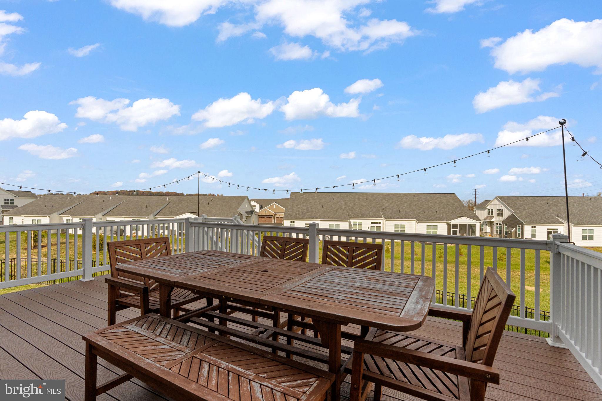 AUTUMN CHASE - Residential