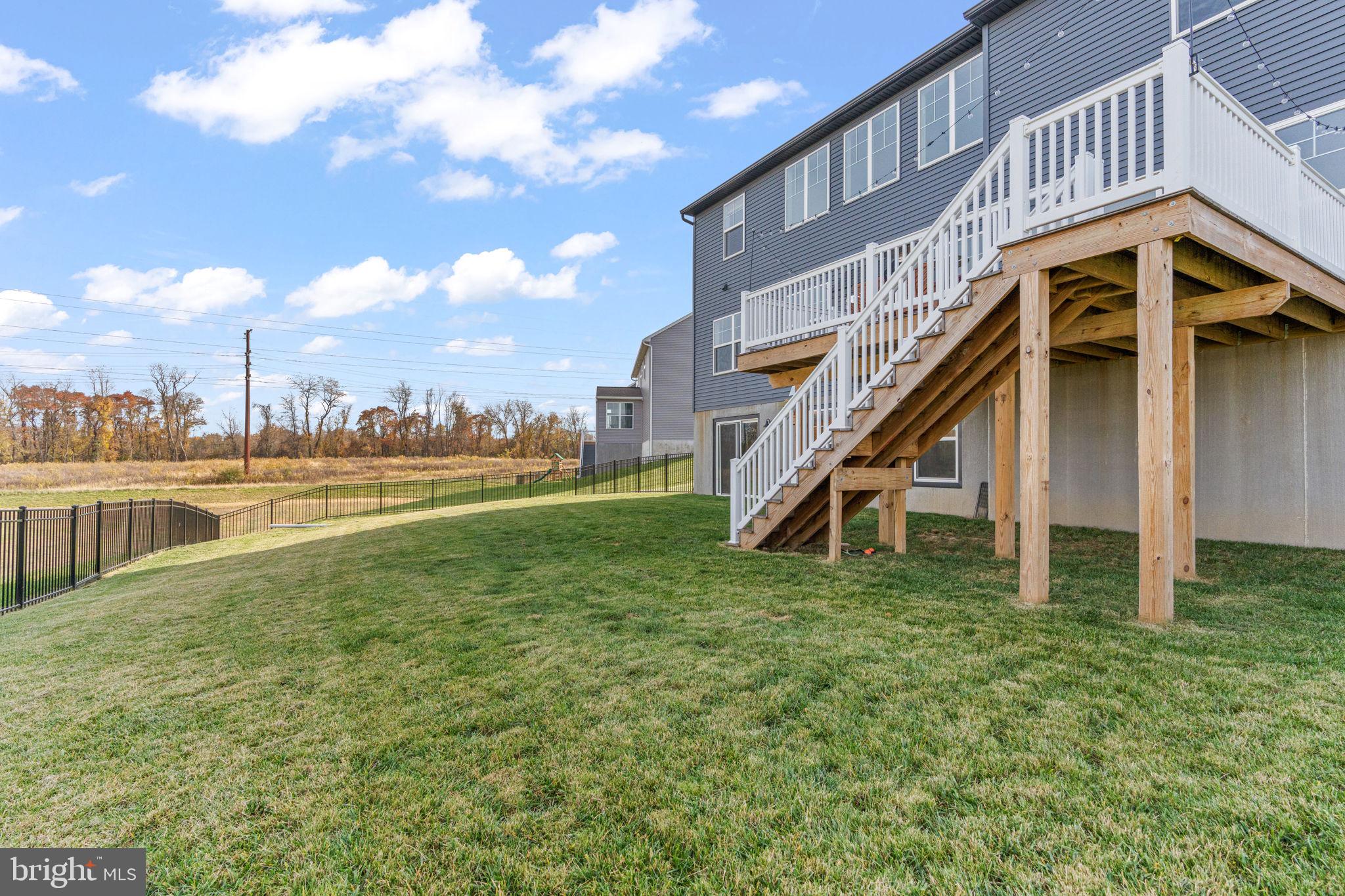 AUTUMN CHASE - Residential