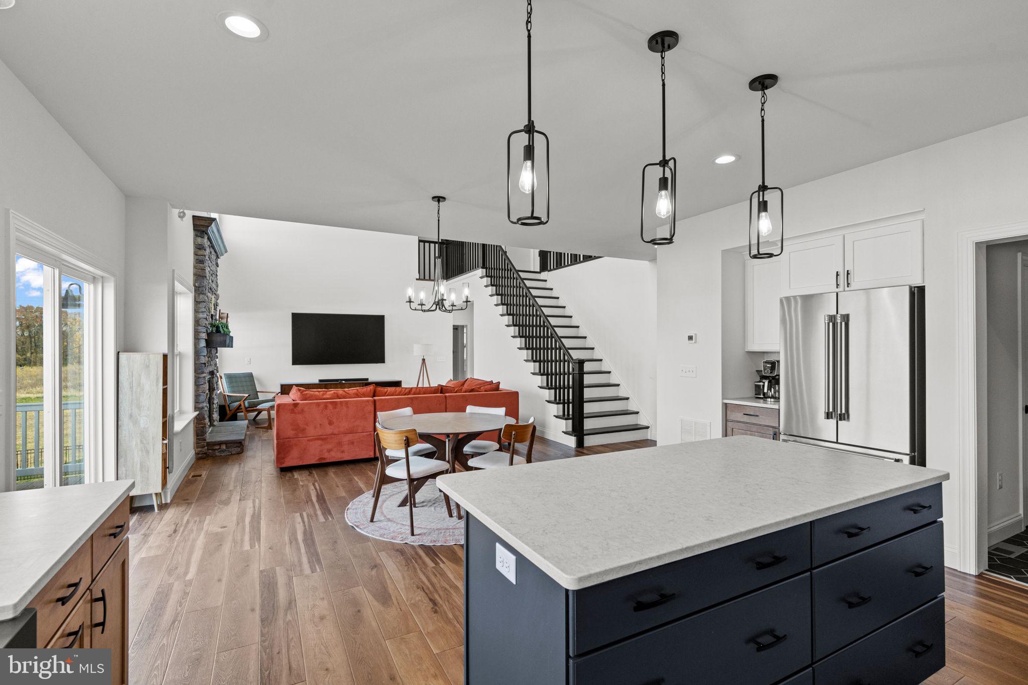 AUTUMN CHASE - Residential