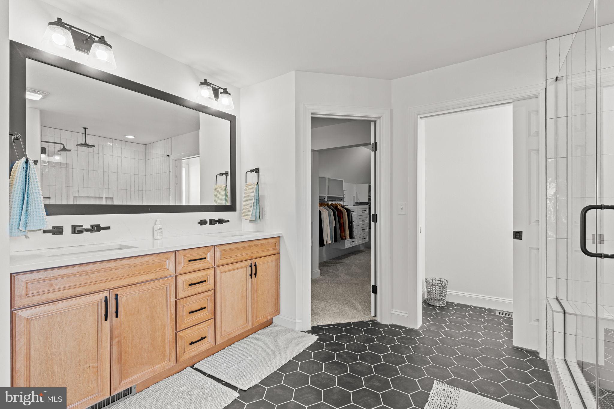 AUTUMN CHASE - Residential