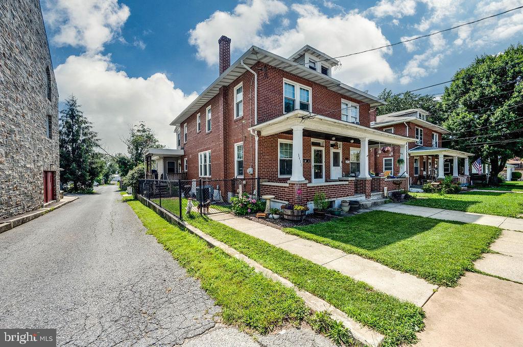 3416 FREEMONT STREET
