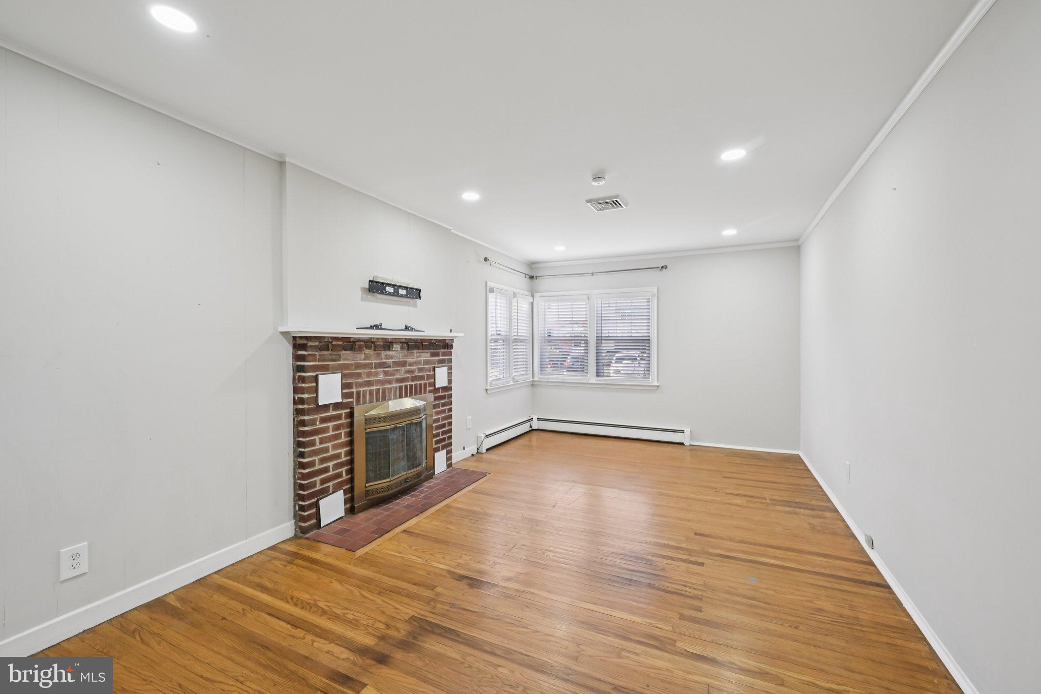 MEETINGHOUSE VIL - Residential