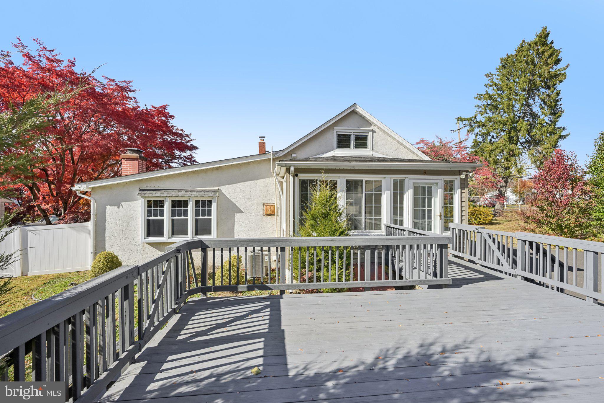 MEETINGHOUSE VIL - Residential