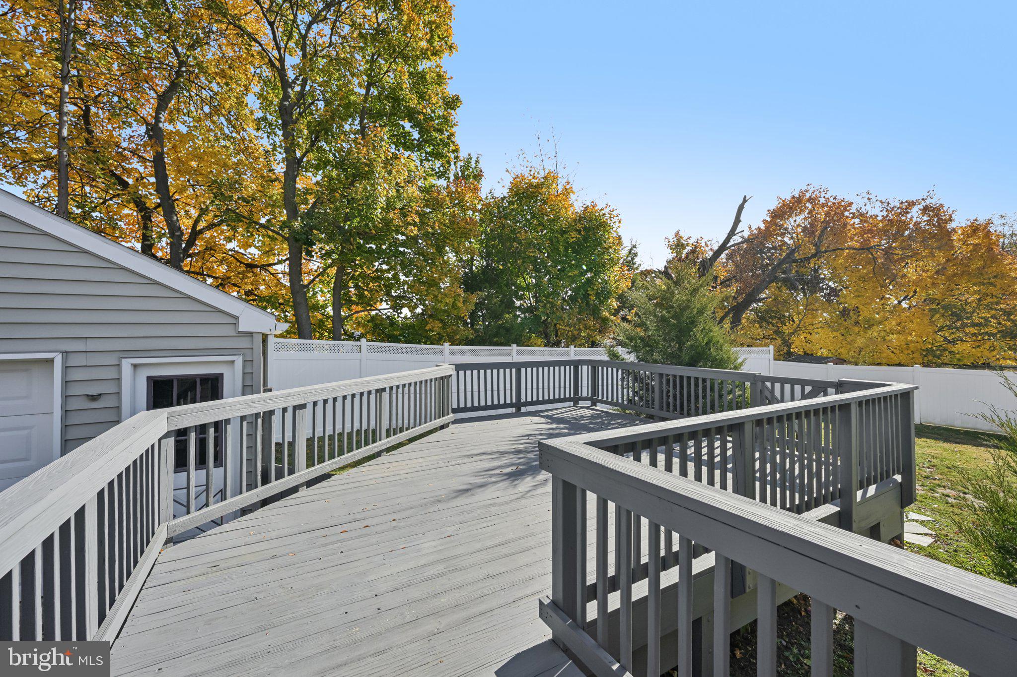 MEETINGHOUSE VIL - Residential