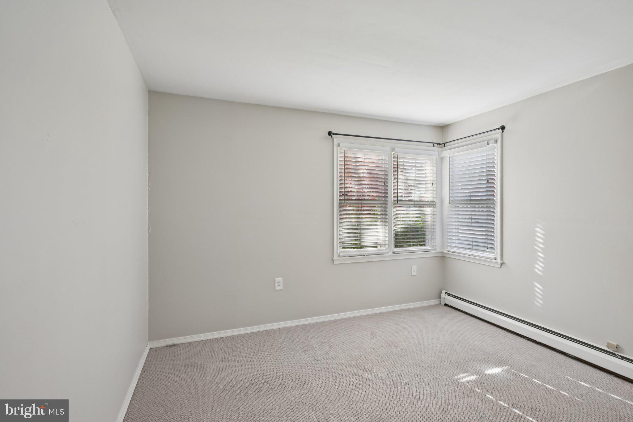 MEETINGHOUSE VIL - Residential