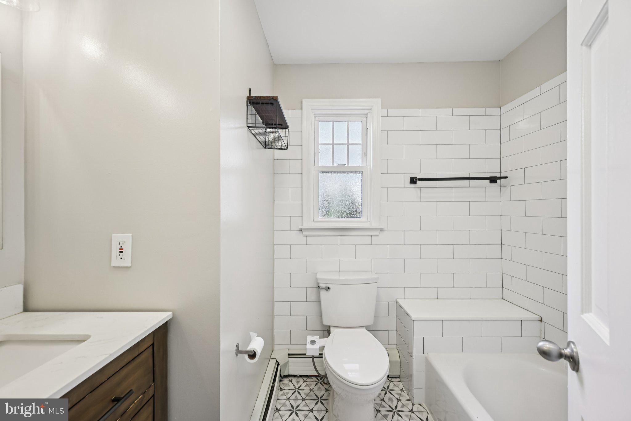 MEETINGHOUSE VIL - Residential