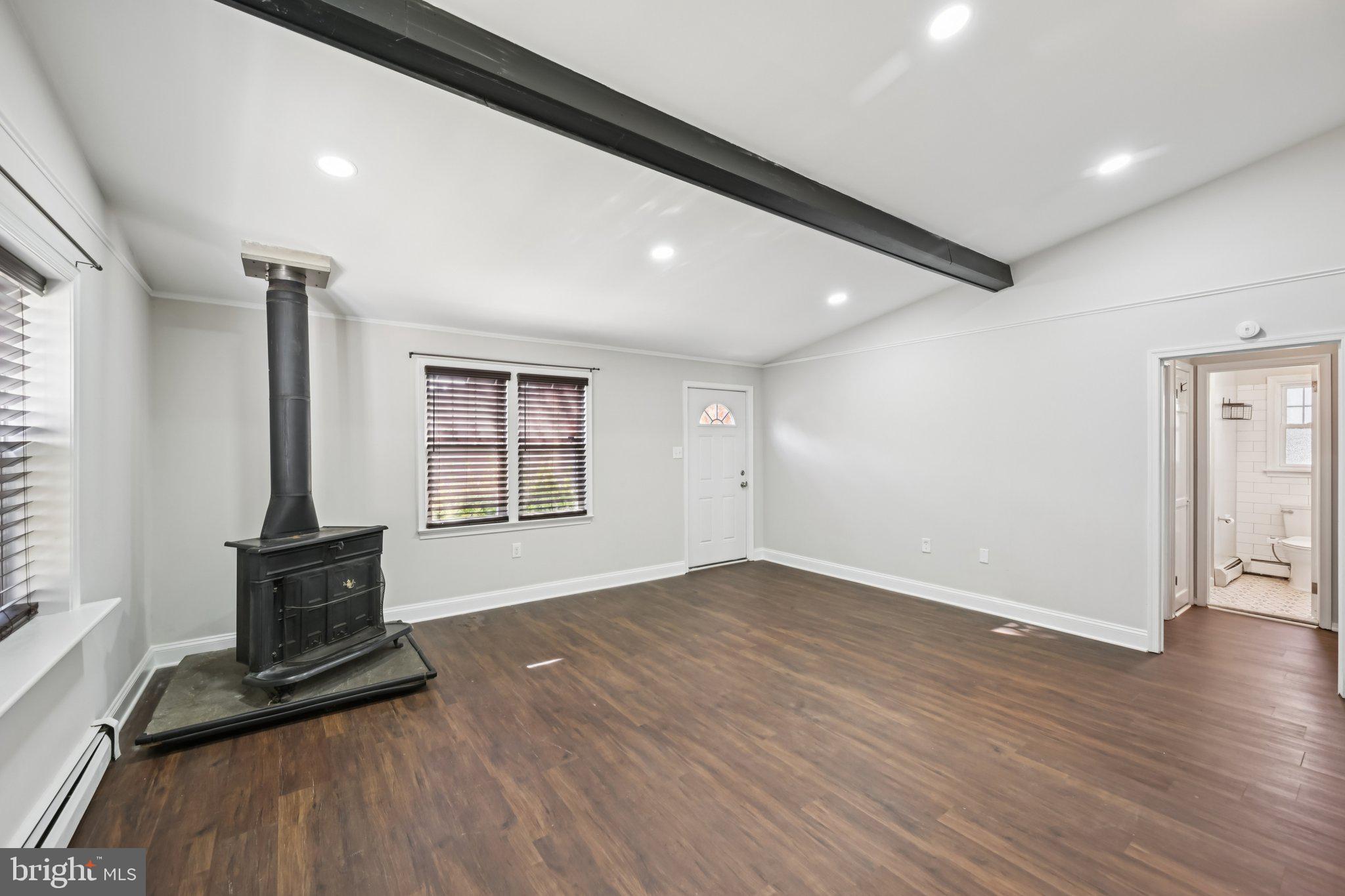 MEETINGHOUSE VIL - Residential