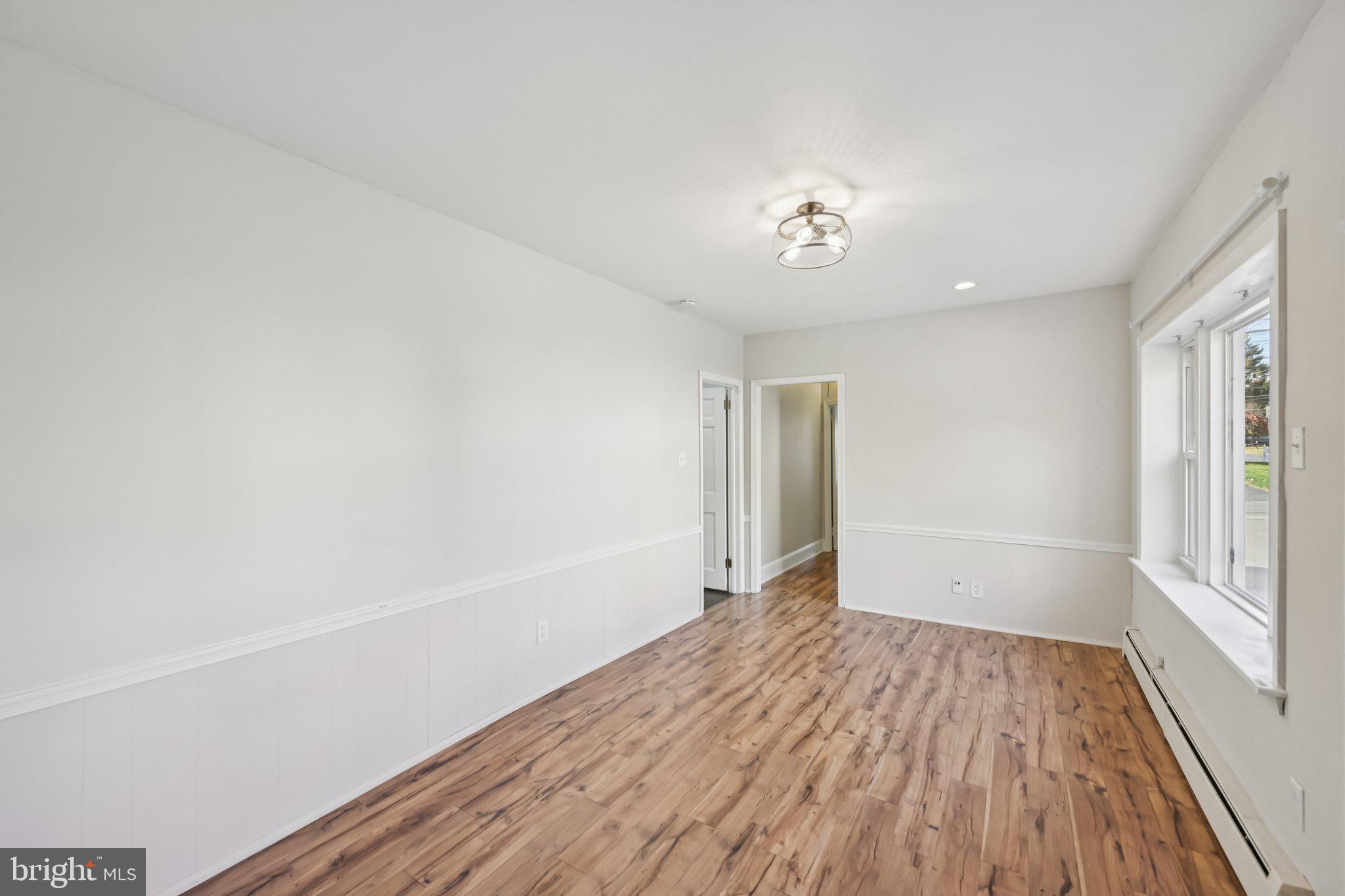 MEETINGHOUSE VIL - Residential