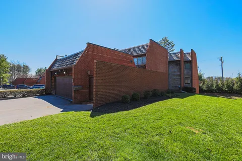 110 Old Crossing Drive, Baltimore, MD 21208 - #: MDBC2154854