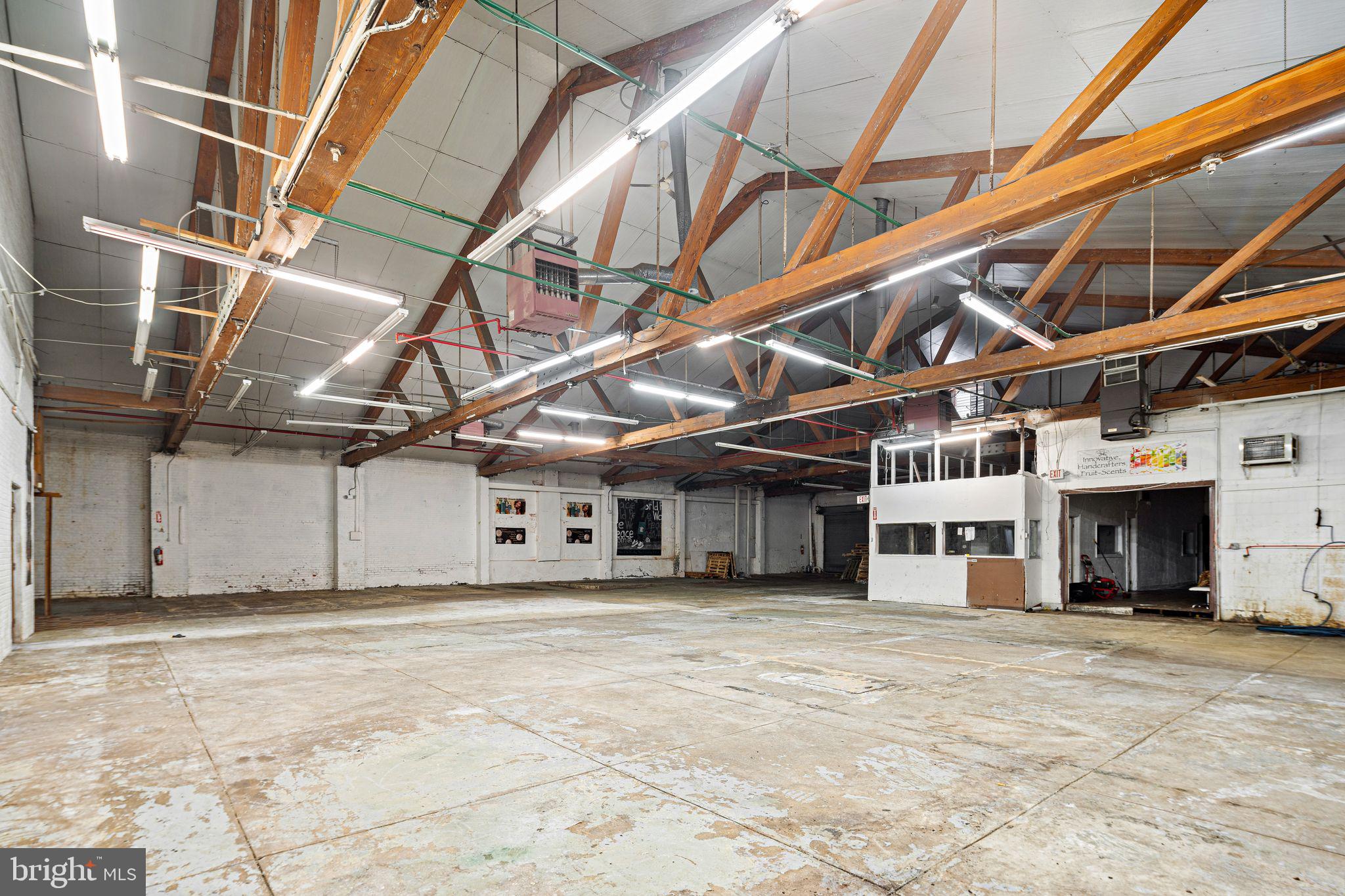 GERMANTOWN - Commercial Sale