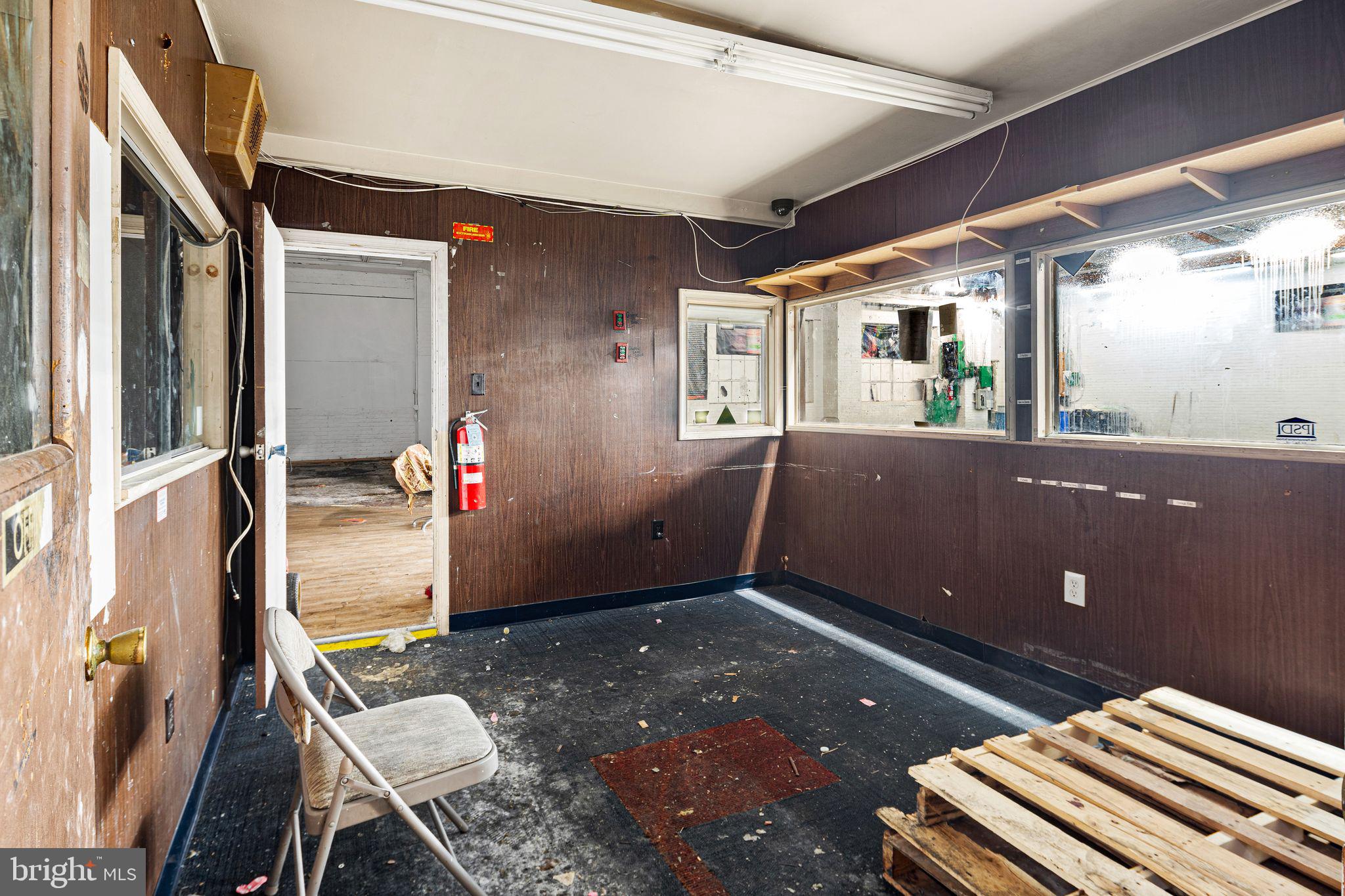 GERMANTOWN - Commercial Sale