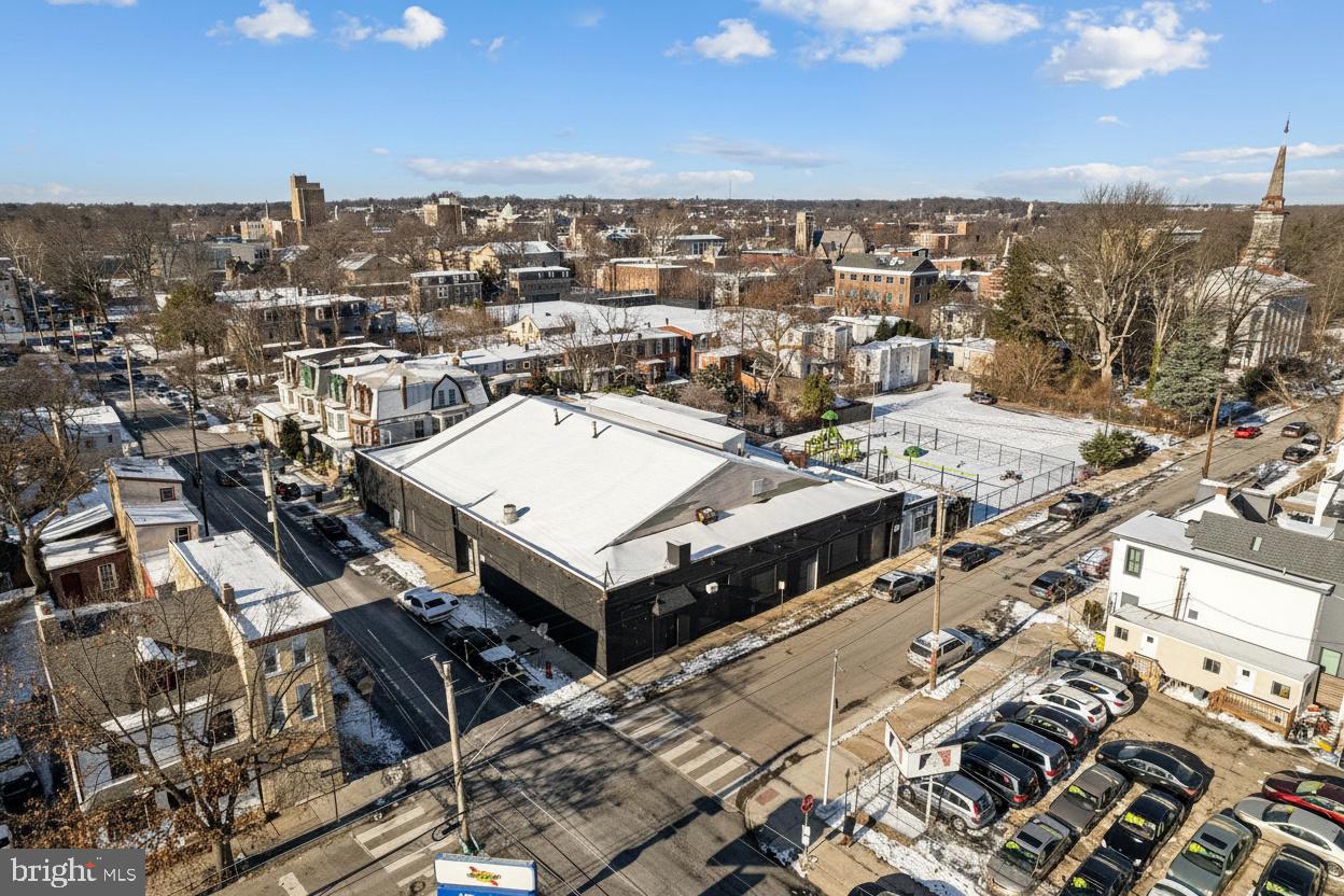 GERMANTOWN - Commercial Sale