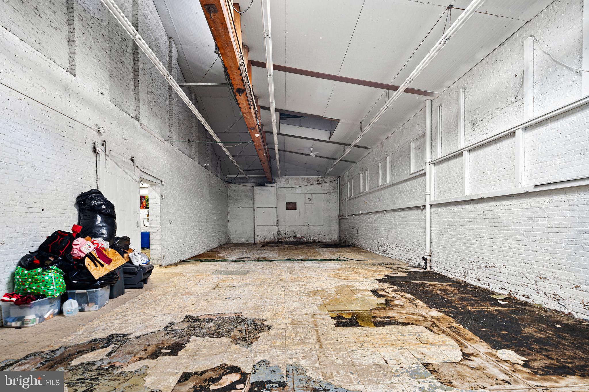 GERMANTOWN - Commercial Sale