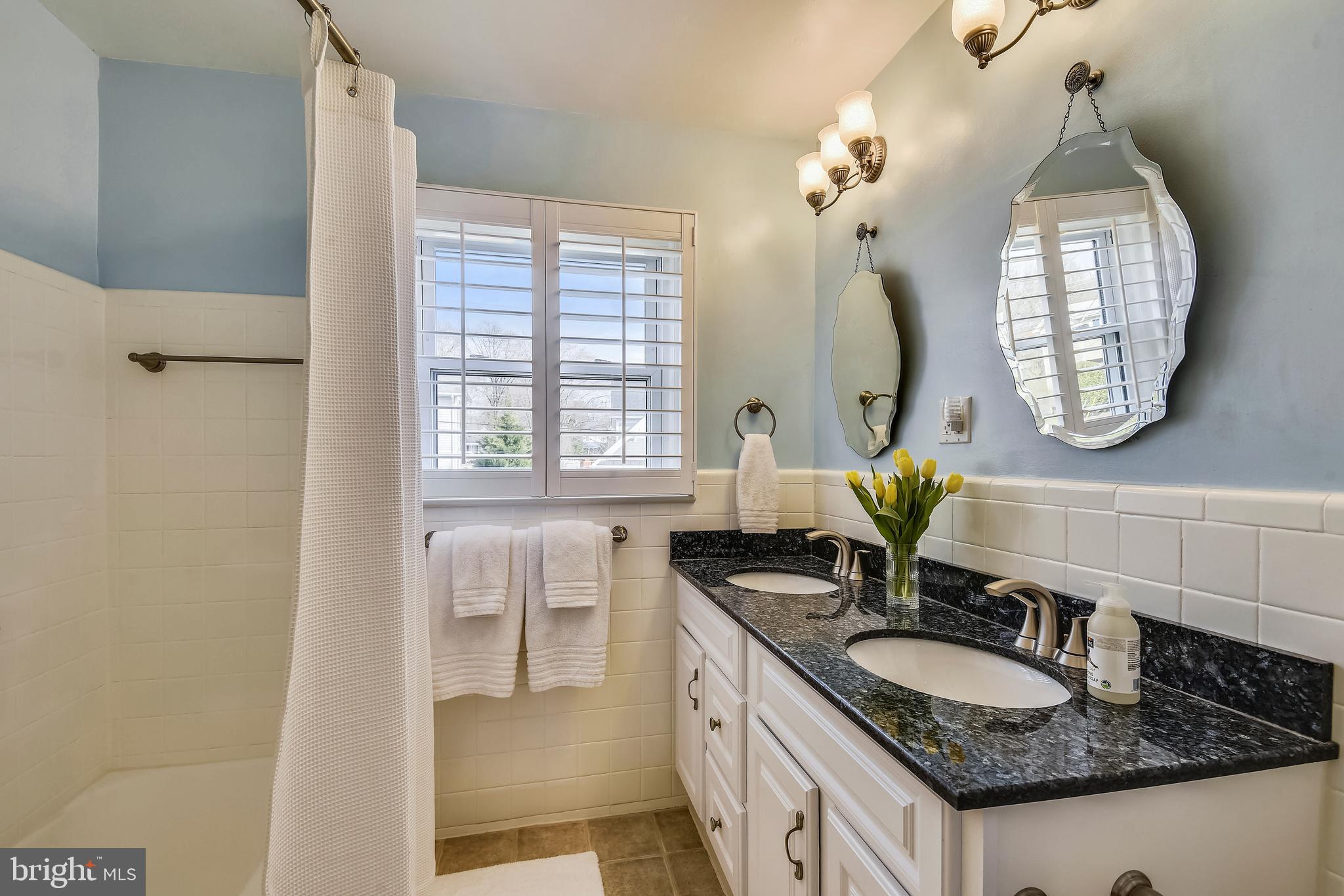 VIENNA WOODS - Residential