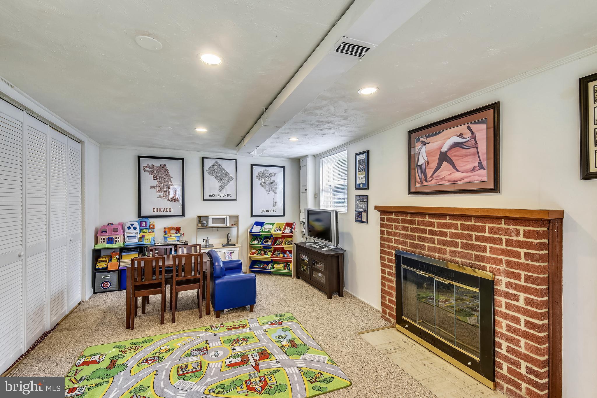 VIENNA WOODS - Residential