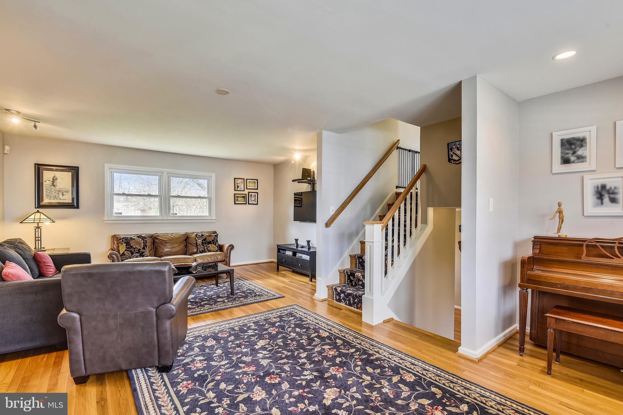 VIENNA WOODS - Residential