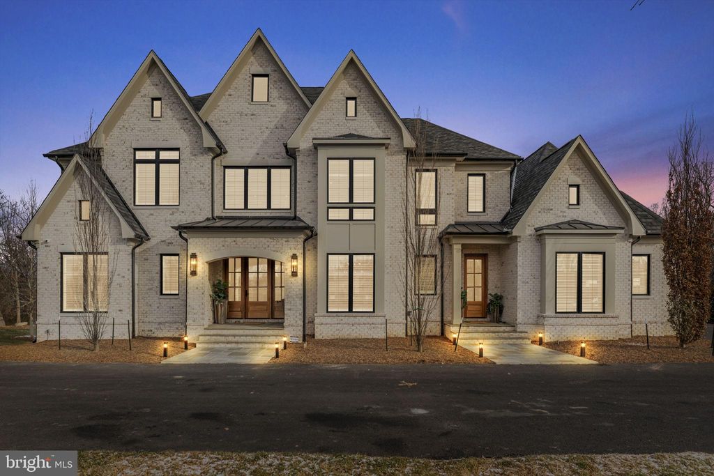 Photo of 37291 Seabiscuit Park Place, MIDDLEBURG, VA 20117 (MLS # VALO2111662)