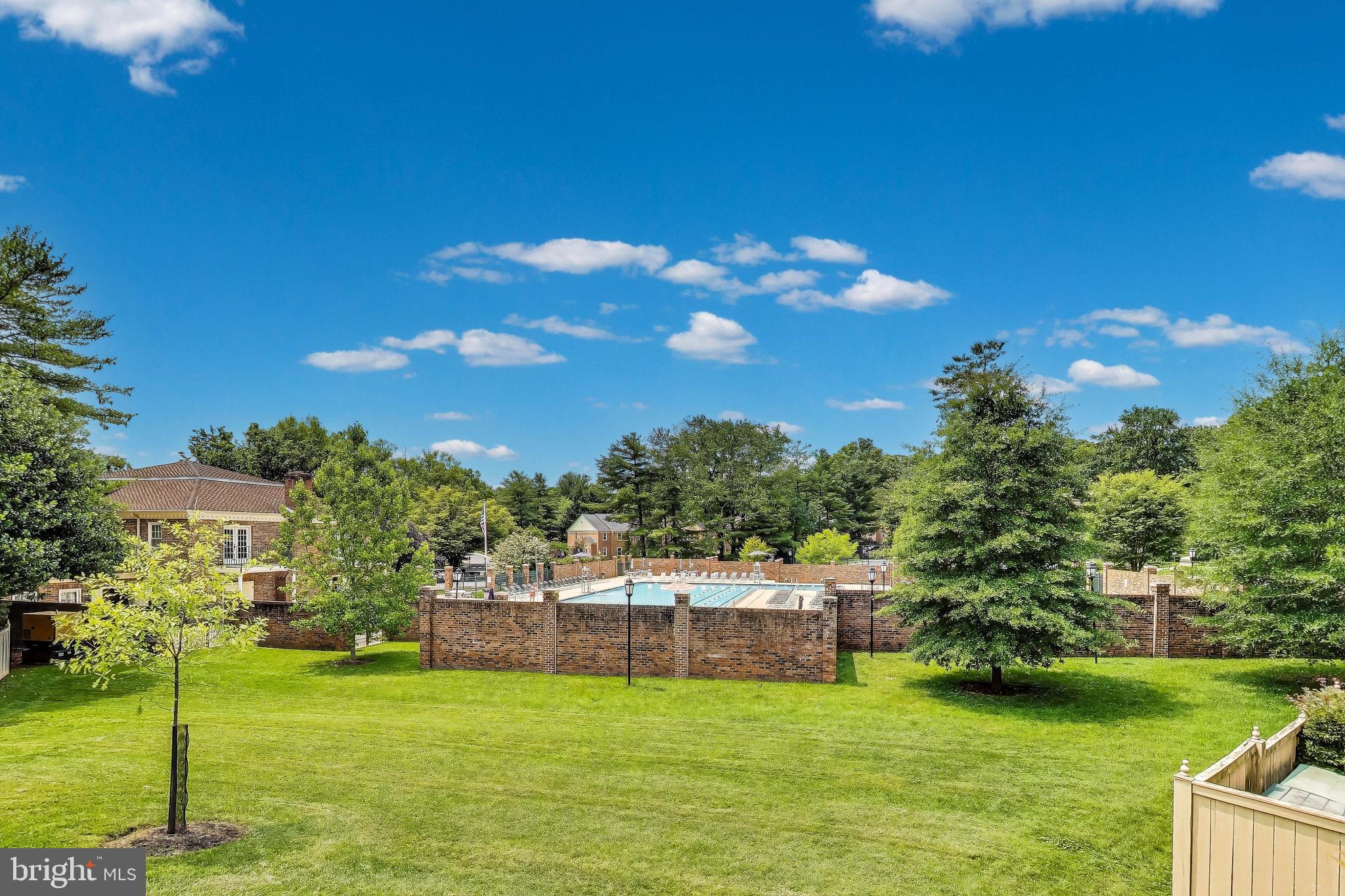 5822 TUDOR LANE