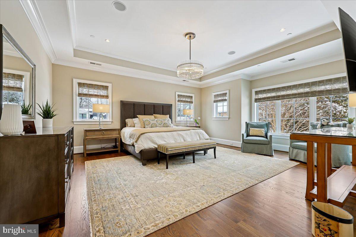 ENGLISH VILLAGE - Residential