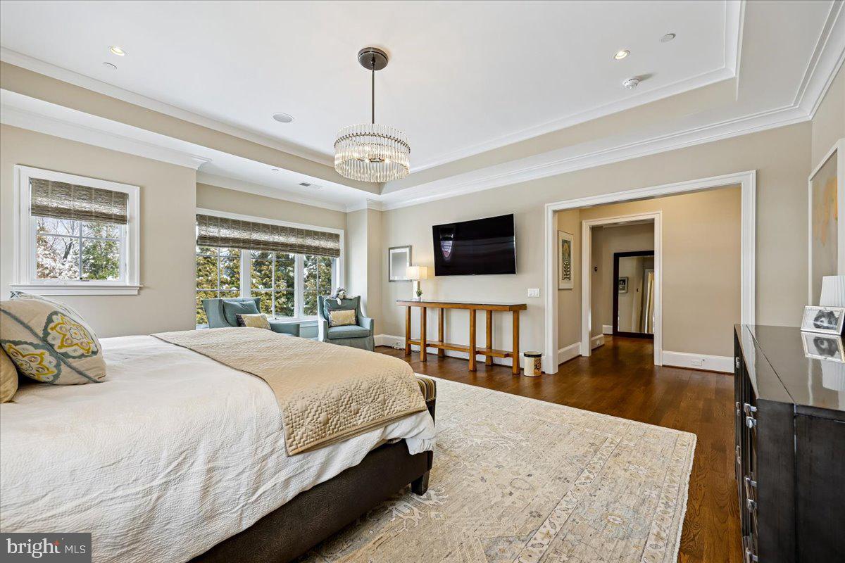 ENGLISH VILLAGE - Residential