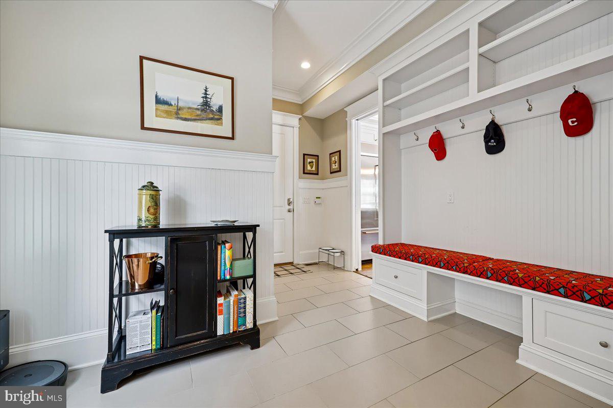 ENGLISH VILLAGE - Residential